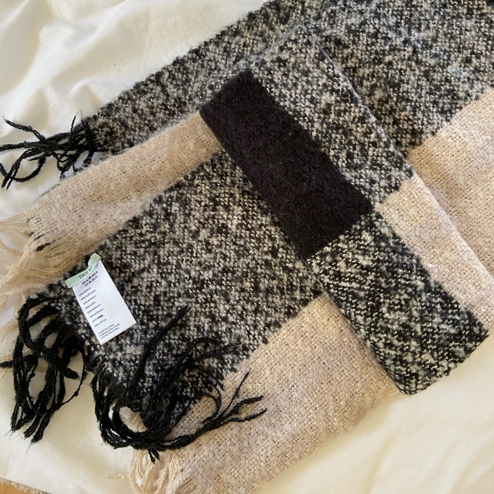 Kimchi blue black and white scarf